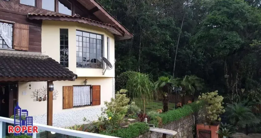 Excelente chácara de 5000 m²/casa sede/piscina/área gourmet com escritura, aceita financiamento à venda no condomínio residencial 5 lagos em mairiporã