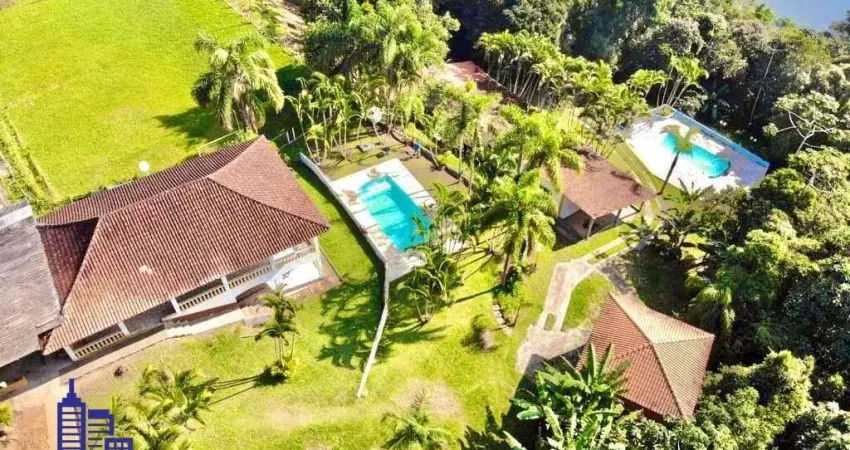 EXCELENTE SITIO DE 36.000 M²/4 CASAS/RANCHO GOURMET/PISCINA E REPRESA À VENDA EM JUQUITIBA