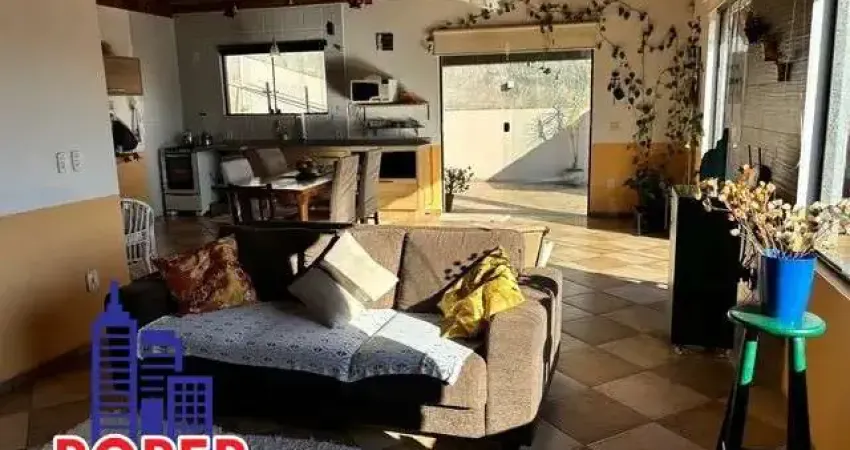 Excelente chácara com escritura e aceita financiamento de 1.380 m²/ casa sede/piscina/espaço gourmet à venda em mairiporã