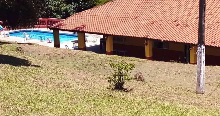 LINDA CHÁCARA DE 4.300 M² ACEITA FINANCIAMENTO À VENDA EM GUARAREMA