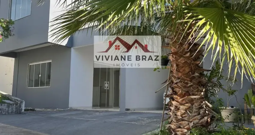 VENDO CASA DE TRES QUARTOS DENTRO DE CONDOMINIO EM SAQUAREMA