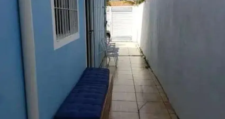 Casa com 2 quartos em Itanhaém.