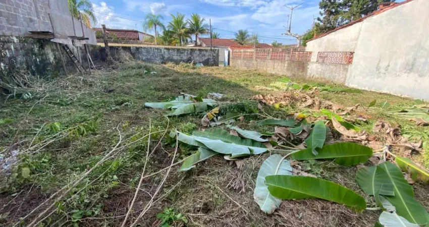 Terreno à 600m do mar com escritura em Itanhaém.