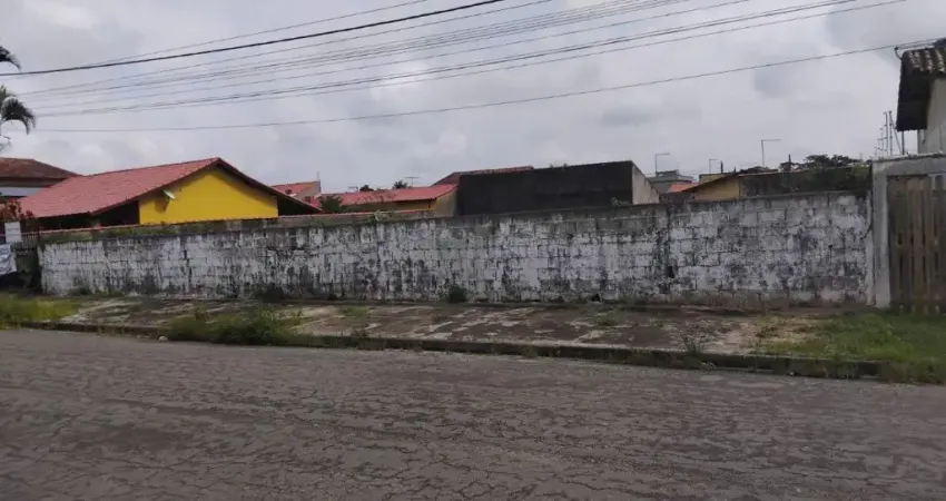 Terreno com escritura à 900m do mar em Itanhaém.