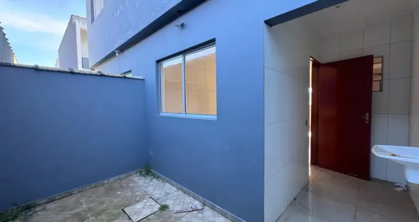 Casa à 100m do mar com 2 quartos em Mongaguá.