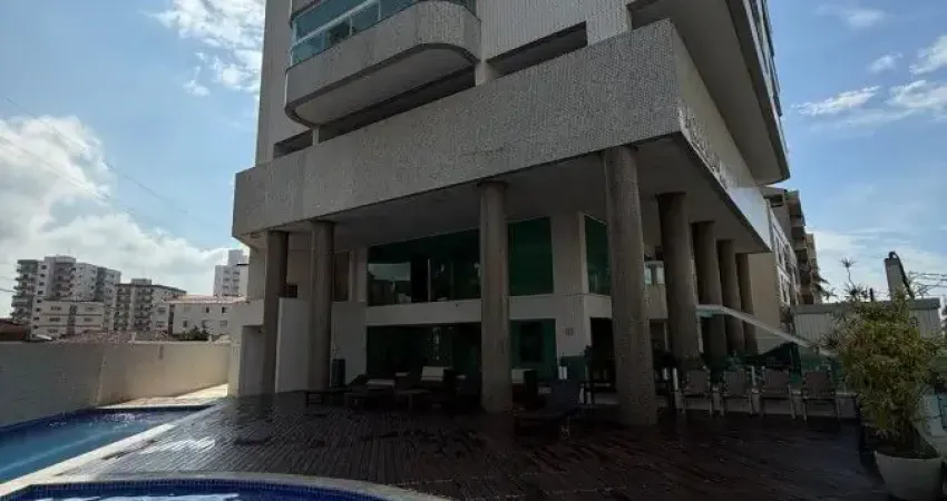 Apartamento à 50m do mar com piscina e 2 quartos em Praia Grande.