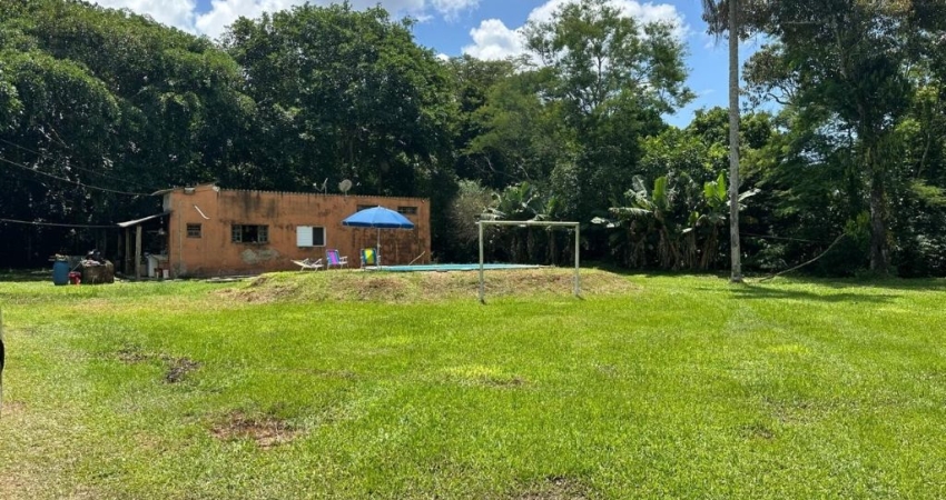 Chácara com piscina, 2 quartos e área gourmet em Itariri.
