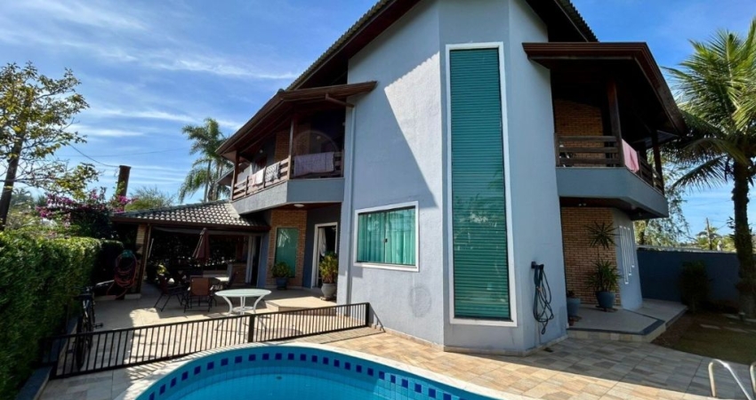 Casa de alto padrão no Bougainville 1 - R$ 2.500.000,00.