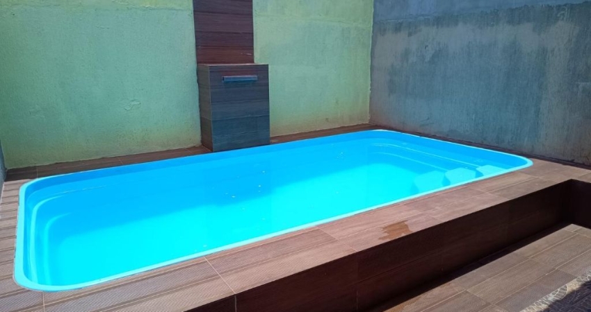 Casa com piscina, 2 quartos e churrasqueira em Itanhaém.