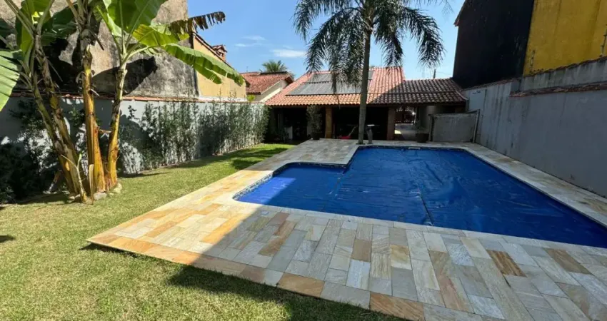 Casa à 50m do mar com 2 quartos e piscina em itanhaém - r$ 490.000,00.