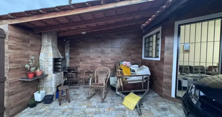 Casa com 2 quartos e área gourmet em itanhaém - r$ 285.000,00.