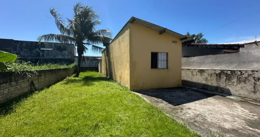 Casa com 3 quartos e espaço para piscina em itanhaém - r$ 230.000,00.