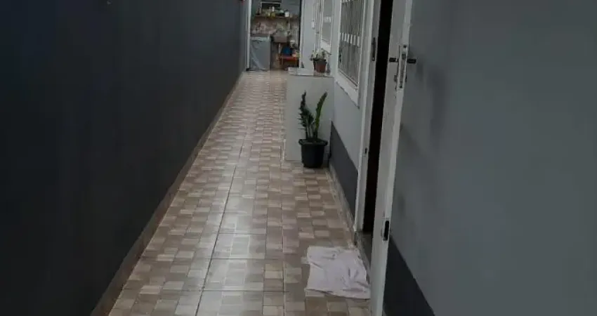 Casa com 2 quartos e área gourmet com churrasqueira em itanhaém.