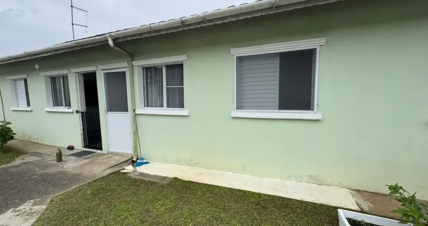Casa em condomínio com 2 quartos e piscina em itanhaém - r$ 200.000,00.