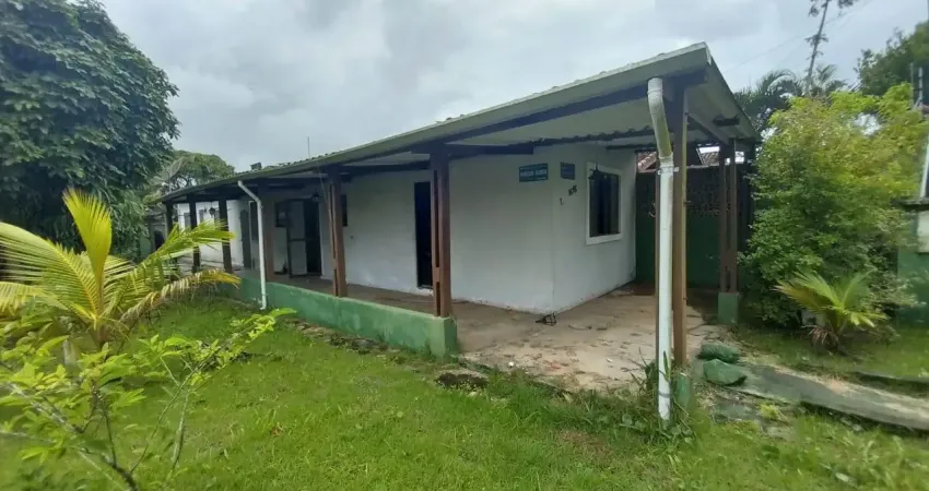 Casa com 2 quartos e espaço para piscina em itanhaém - r$ 240.000,00.