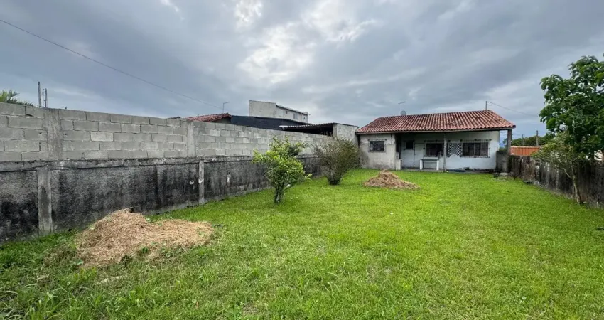 Casa com 2 quartos e espaço para piscina em itanhaém - r$ 270.000,00.