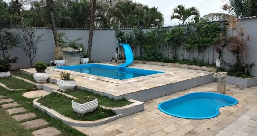 Casa com piscina, 4 quartos e área gourmet em itanhaém - r$ 650.000,00.