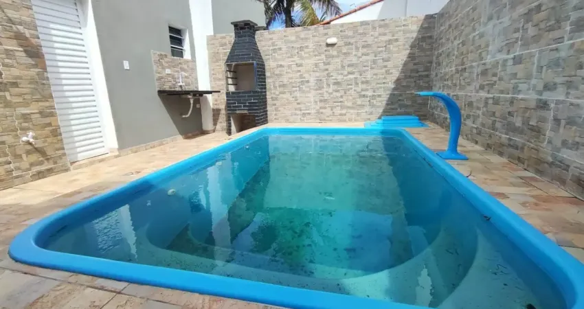 Casa com piscina, 2 quartos e churrasqueira em itanhaém - r$ 270.000,00.