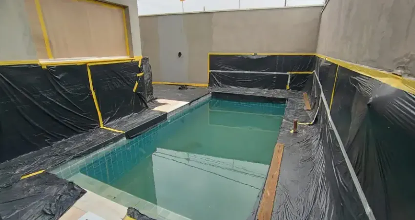 Casa à 50m do mar com 3 quartos, piscina e churrasqueira em itanhaém.