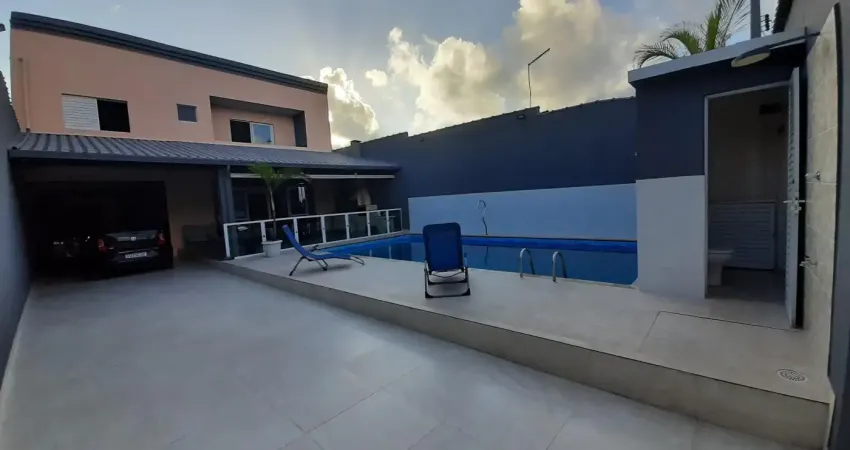 Casa na praia com piscina e 6 quartos em itanhaém - r$ 870.000,00.