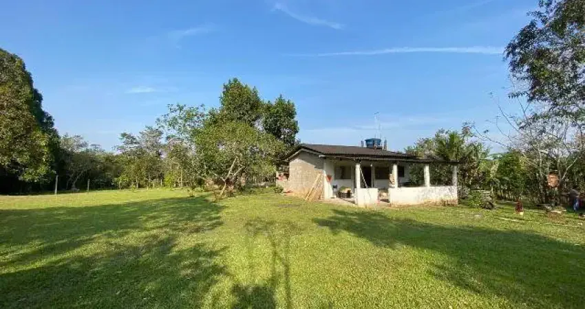 Chácara com árvores frutíferas e lago em peruíbe - r$ 290.000,00.