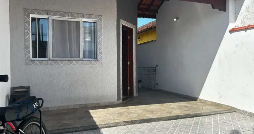 Casa com 2 quartos, piscina e churrasqueira em itanhaém - r$ 310.000,00.