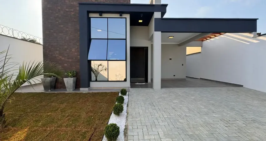 Casa na praia com piscina, 3 quartos e área gourmet em itanhaém.