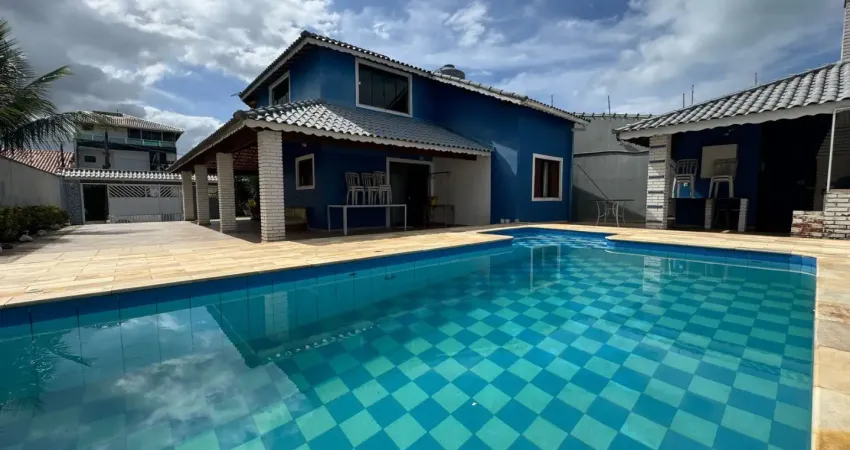 Casa com 4 quartos, piscina e área gourmet em peruíbe - r$ 750.000,00.