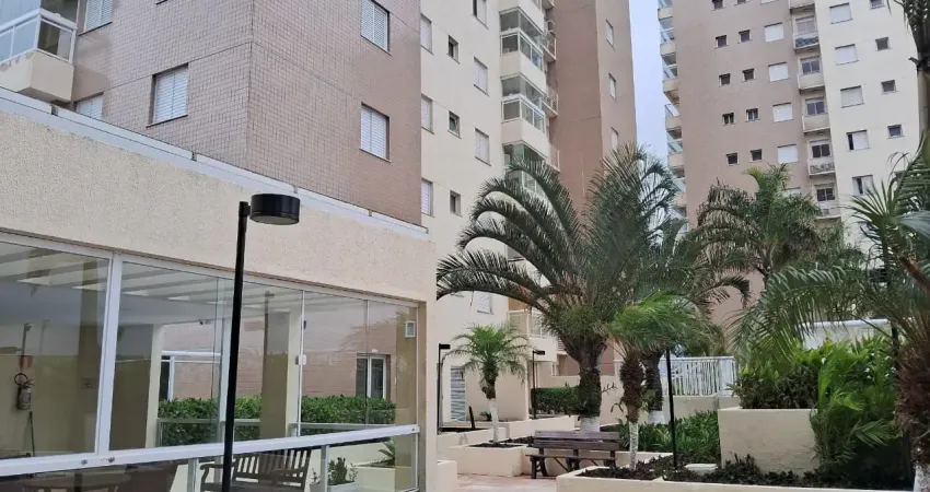 Apartamento à 100m do mar com piscina e 2 quartos em itanhaém.
