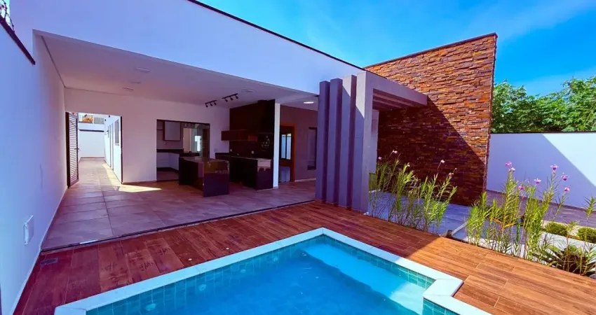 Casa na praia com 3 quartos e piscina em peruíbe - r$ 1.080.000,00.