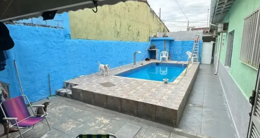 Casa com 2 quartos, piscina e churrasqueira em itanhaém - r$ 380.000,00.