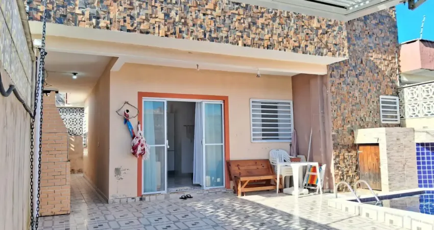 Casa com 2 quartos, piscina e churrasqueira em itanhaém - r$ 360.000,00.