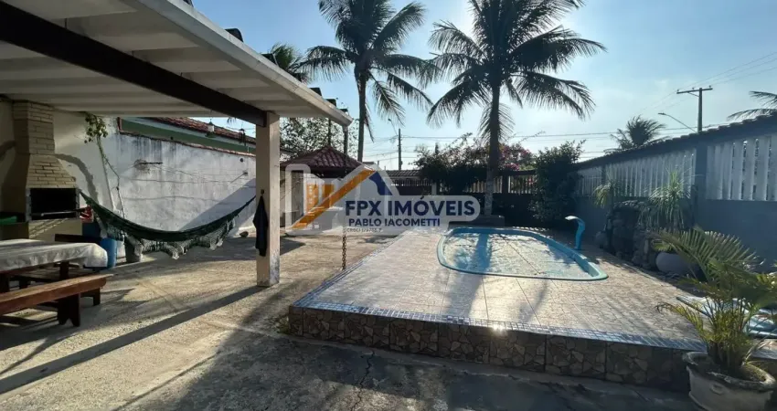 Casa com 2 quartos, piscina e área gourmet em itanhaém - r$ 490.000,00.