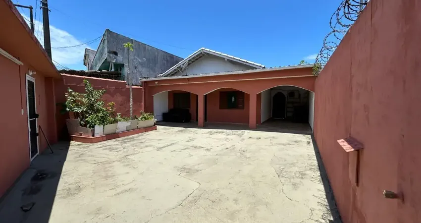 Casa com 4 quartos e espaço para piscina em itanhaém - r$ 505.000,00.