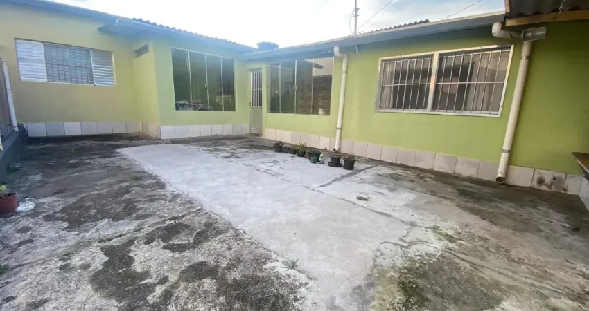 Casa com 2 quaros, edícula e espaço para piscina em itanhaém - r$ 240.000,00.