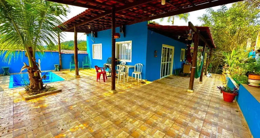 Chácara com 2 quartos, piscina e churrasqueira em Itariri - R$ 190.000,00.