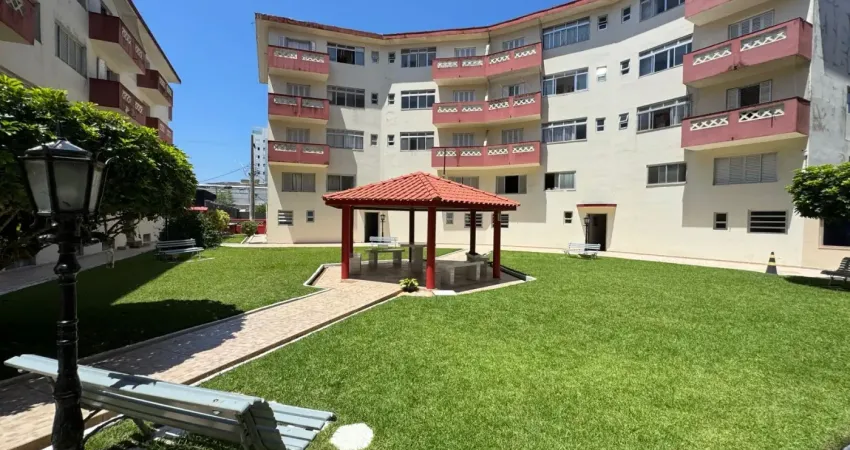 Apartamento à 100m do mar com 2 quartos e área gourmet em Itanhaém.