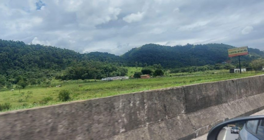 ÁREA VIA DUTRA ZUD1 SENTIDO  RIO -SP COM 181.000M2 DOCUMENTAÇÃO 100%