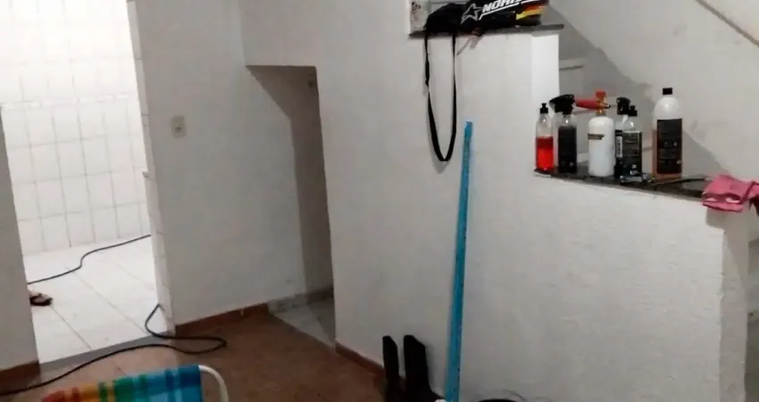 Casa sobrado, de 58m², com 2 quartos e 2 banheiros, bairro macuco, em santos/sp