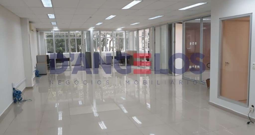 Salão Comercial de Alto Padrão no Tatuapé - 6 Salas, 9 Vagas de Garagem, 510m² - São Paulo-SP