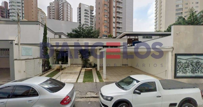 Excelente e Luxuosa Casa Comercial para Locação em São Paulo-SP, Jardim Anália Franco: 4 Salas, 5 Banheiros, 7 Vagas, 370m² de Área.