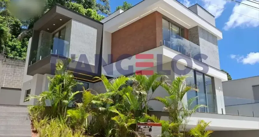 Imperdível Sobrado em Condomínio de Luxo em Arujá-SP,  3 Suítes, 2 Salas, 5 Banheiros, 2 Vagas, 295m²! Venha Conferir agora!