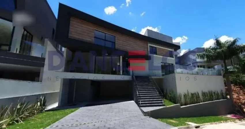 Excelente Sobrado em Condomínio de Luxo em Arujá-SP, 3 Suítes e 310m² - Oportunidade Única no Real Park!