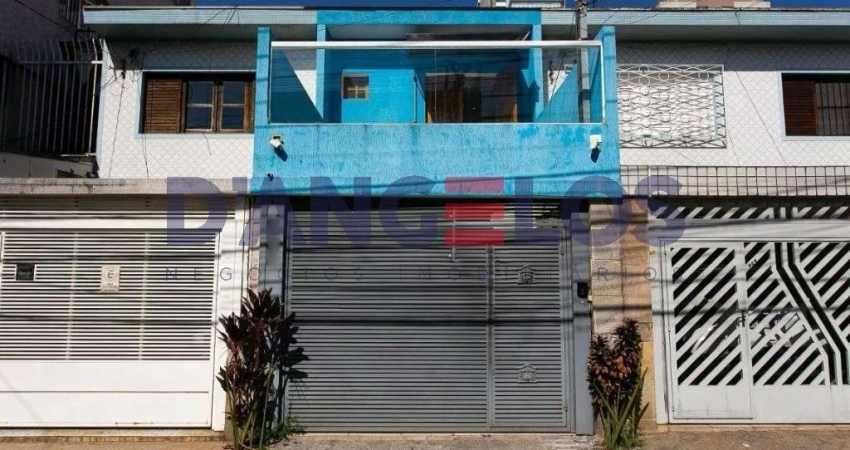 Sobrado para locação no Tatuapé, São Paulo-SP: 3 quartos, 2 suítes, 2 salas, 3 banheiros e 1 vaga de garagem, 147m²!