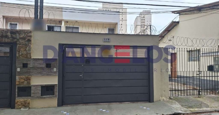 Imperdível Sobrado à Venda em Jardim Vila Formosa, São Paulo-SP: 3 Quartos, 1 Suíte, 2 Salas, 3 Banheiros, 4 Vagas de Garagem, 140m².