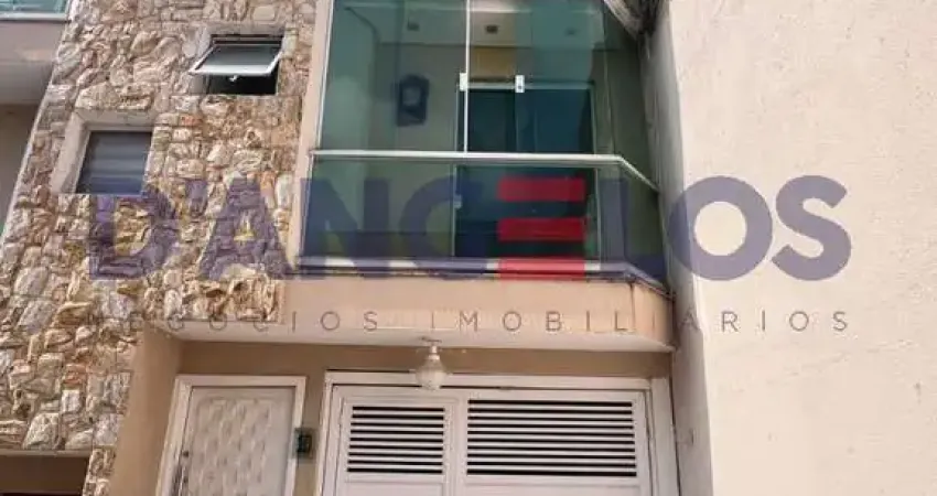 Sobrado Condomínio em Itaquera - 2 Quartos, 2 Suítes, 2 Salas e 2 Vagas de Garagem - São Paulo-SP