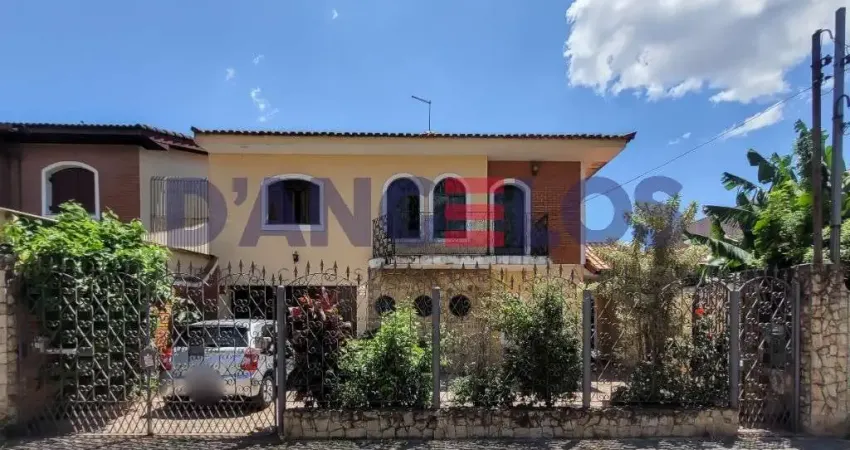 Sobrado na Vila Carrão: 4 Quartos, 1 Suíte, 2 Salas, 3 Banheiros, 6 Vagas, 280m² - São Paulo-SP