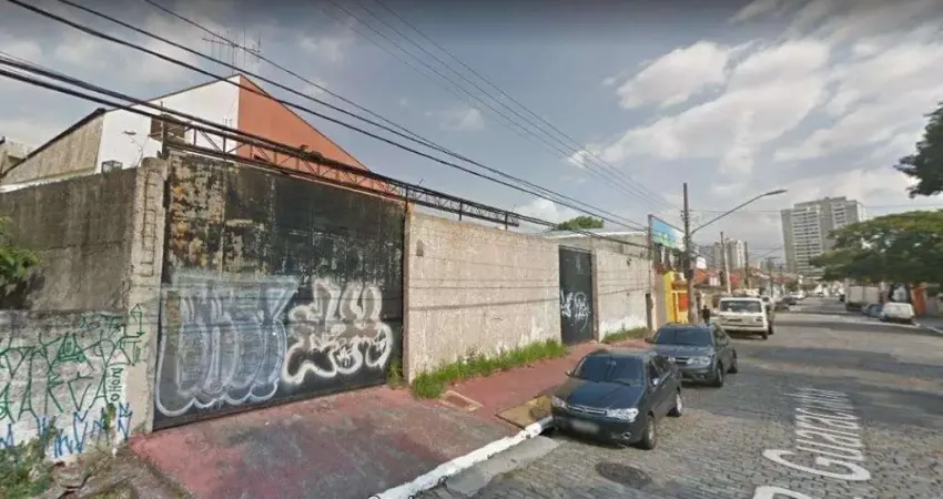 Terreno à venda ou locação na Vila Carrão, São Paulo-SP: 2 banheiros, 10 vagas de garagem, 2.600m² de área. Imperdível!