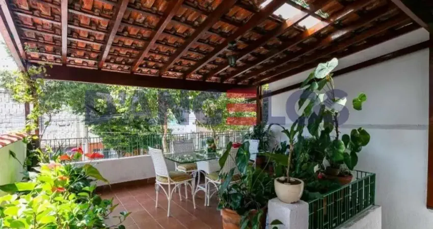 Sobrado à Venda com 3 Quartos na Mooca - São Paulo-SP: 1 Suite, 2 Salas, 2 Banheiros e 107m² - Agende sua Visita!