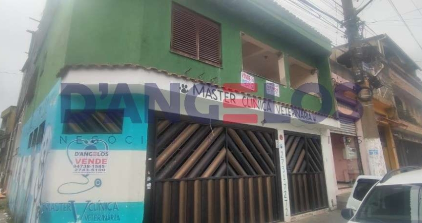 Sobrado à venda em São Paulo-SP, bairro São Matheus: 4 quartos, 1 sala, 2 banheiros, 2 vagas, 90m²!